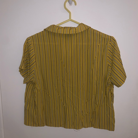 ⭐️HOST PICK⭐️ [M]👚F21 striped button up shirt - Picture 6 of 7